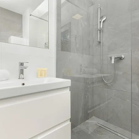 Nowoczesne I Komfortowe Z Widokiem Na Morze Na 11 Pietrze W Gdansku By Renters 格但斯克
